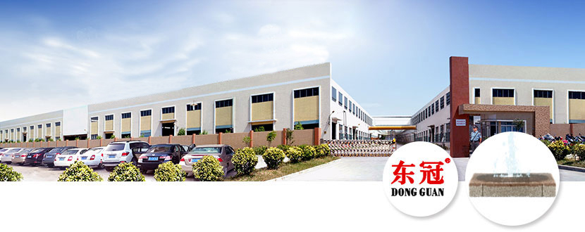  佛山市新東龍?zhí)沾捎邢薰敬蠼止?>
                <p>“東冠”陶瓷生態(tài)透水磚，是 佛山市新東龍?zhí)沾捎邢薰敬蠼止酒煜缕放飘a(chǎn)品。公司生產(chǎn)基地位于三水區(qū)中心科技工業(yè)園，營(yíng)銷中心設(shè)在中國(guó)上海松江區(qū)，是一家集科研、生產(chǎn)、服務(wù)于一體的現(xiàn)代化大型建材企業(yè)。公司廠房面積超過(guò)40萬(wàn)平米，擁有數(shù)千名專業(yè)技術(shù)人員及生產(chǎn)工人；日產(chǎn)量可達(dá)6萬(wàn)平米以上，為目前國(guó)內(nèi)大型陶瓷生產(chǎn)企業(yè)之一。</p>
                <p> 佛山市新東龍?zhí)沾捎邢薰敬蠼止臼种匾曅庐a(chǎn)品的研發(fā)，為積極響應(yīng)國(guó)務(wù)院《關(guān)于推進(jìn)海綿城市建設(shè)的指導(dǎo)意見(jiàn)》，采用世界先進(jìn)的陶瓷生產(chǎn)設(shè)備，吸收和消化國(guó)內(nèi)外先進(jìn)生產(chǎn)技術(shù)，研發(fā)并推出性能獨(dú)特的生態(tài)透水磚。本產(chǎn)品以陶瓷廢料為主原料高溫?zé)桑蔷哂斜亍⒖箟骸⒖购⑽簟⒔翟搿⒎阑⒛惋L(fēng)化并可重復(fù)使用等優(yōu)點(diǎn)的綠色環(huán)保產(chǎn)品。</p>
                <p>未來(lái)城市發(fā)展以“生態(tài)、節(jié)能、環(huán)保”為主要特征，使用生態(tài)透水磚鋪設(shè)城市道路、廣場(chǎng)，其強(qiáng)大的透水性（透水系數(shù)在3.0x0.01mm/s以上），能應(yīng)付60mm/h的降雨量，可以使雨水迅速滲透地下，具有改善植被的生存環(huán)境、調(diào)節(jié)大氣溫度、凈化空氣、消除霧霾、恢復(fù)地表水循環(huán)系統(tǒng)、防止地表硬化和避免城市內(nèi)澇的功能，從而一定程度上可以解決城市“熱島效應(yīng)”。</p>
            </div>
        </div>
        <!-- 走進(jìn)東冠 end -->
    </section>
    <!-- 關(guān)于東冠 end -->


	<footer>
        <nav>
            <p>
				<a href=